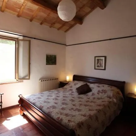 Ostra Villa - Sleeps 8 - Pool - Garden - Parking *