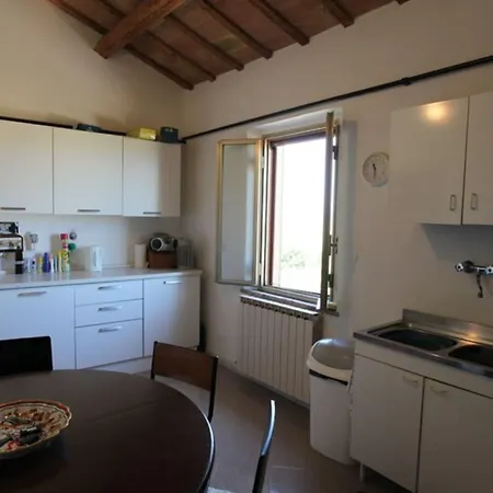 Villa - Sleeps 8 - Pool - Garden - Parking *