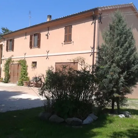 - Sleeps 8 - Pool - Garden - Parking Ostra