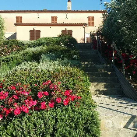 Villa - Sleeps 8 - Pool - Garden - Parking