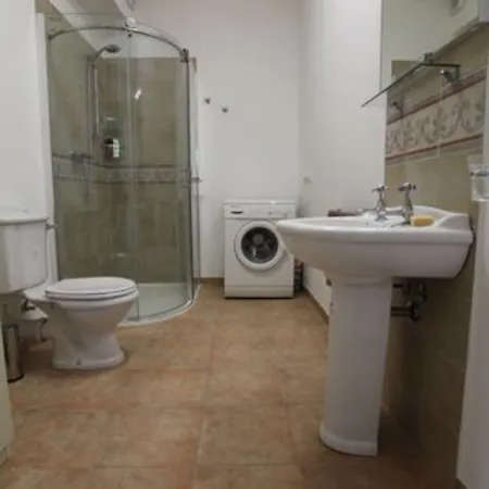Ostra Villa - Sleeps 8 - Pool - Garden - Parking Villa Molino Apolloni