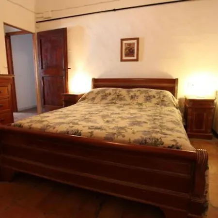 - Sleeps 8 - Pool - Garden - Parking * Ostra